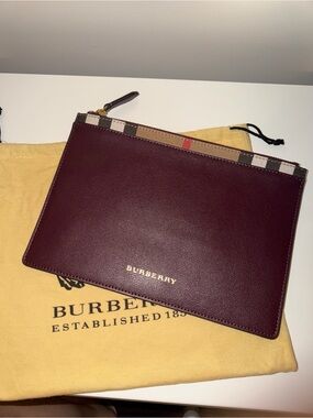 Burberry House Check Canvas Trimmed Grained Calfskin Zip Pouch